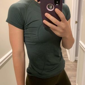 LuluLemon top